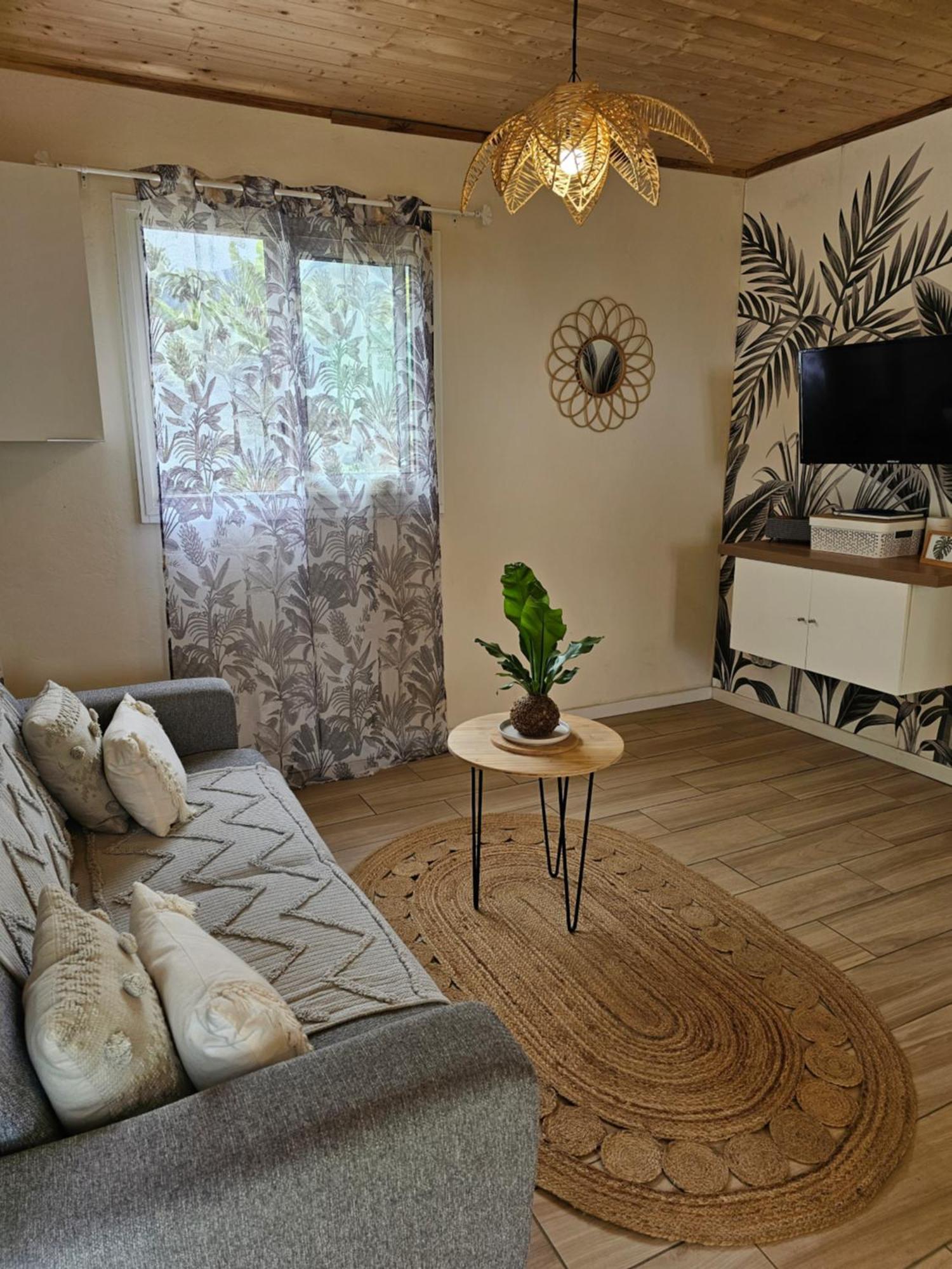 Au Coeur Des Plantations Guest House La Possession Luaran gambar